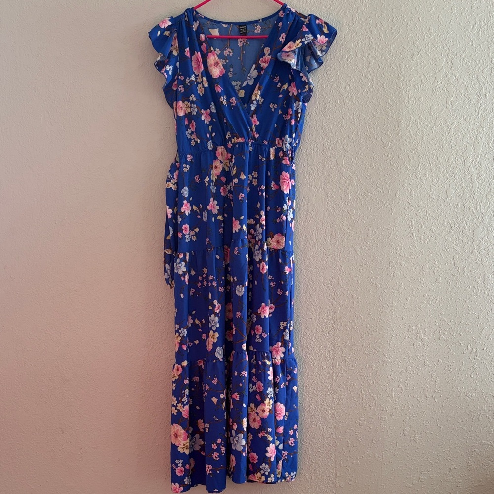 Chic Blue Floral Maxi Dress